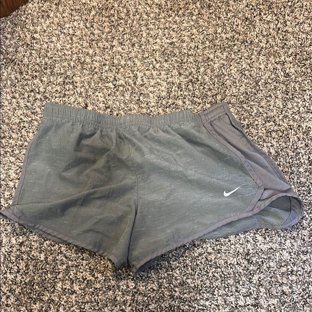 Nike Gray Athletic Shorts for Performance